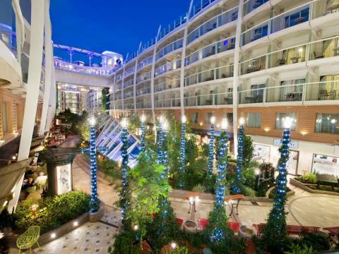 OASIS of the SEAS + INDEPENDENCE of the SEAS